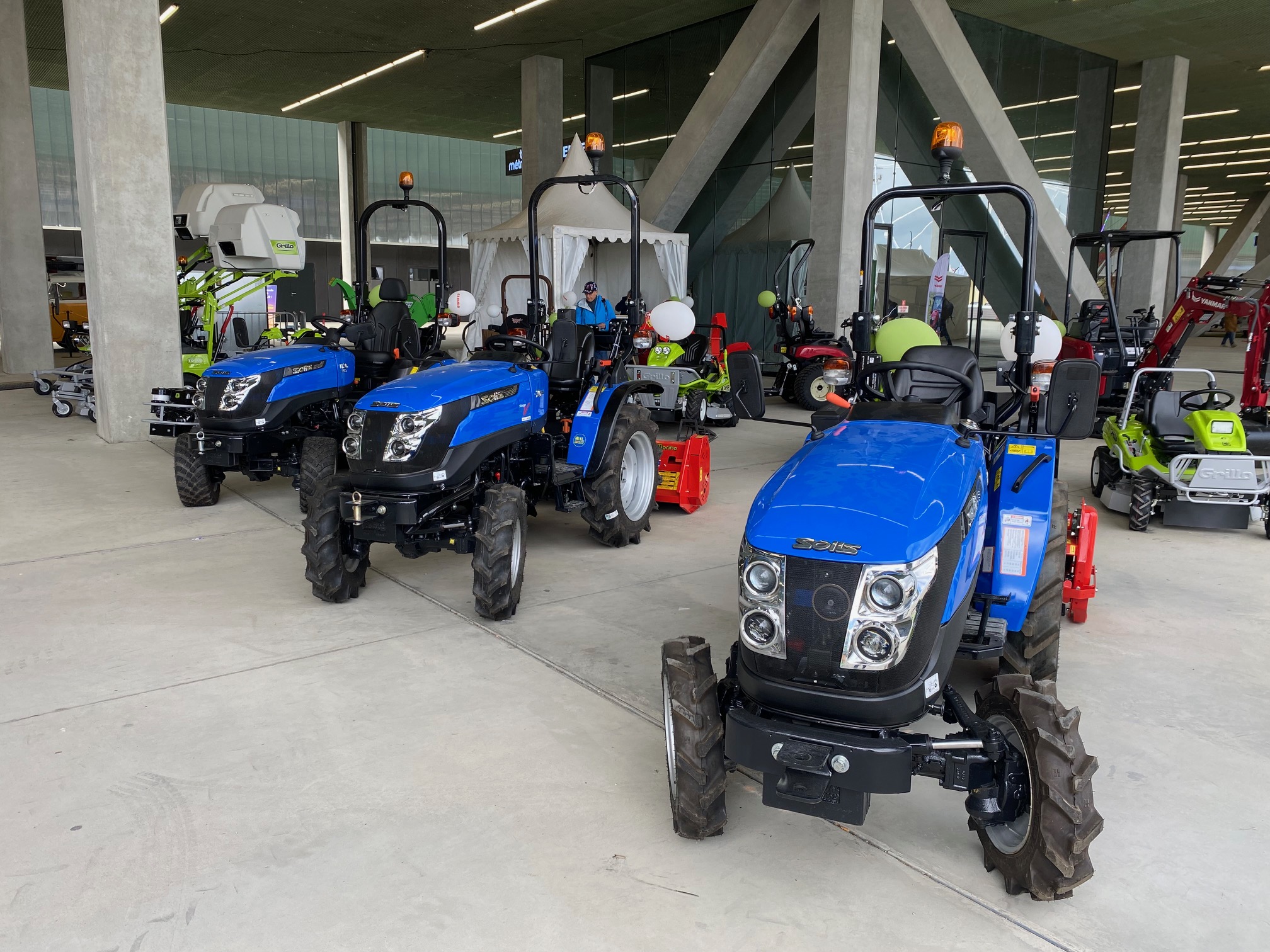 Micro-tracteurs pour l'entretien des espaces verts en concession