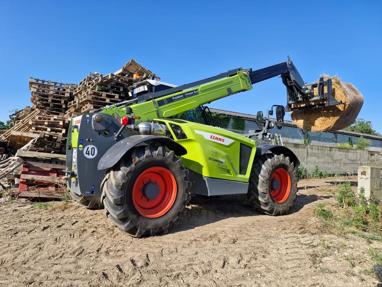 Chargeur télescopique CLAAS SCORPION pour la manutention en élevage